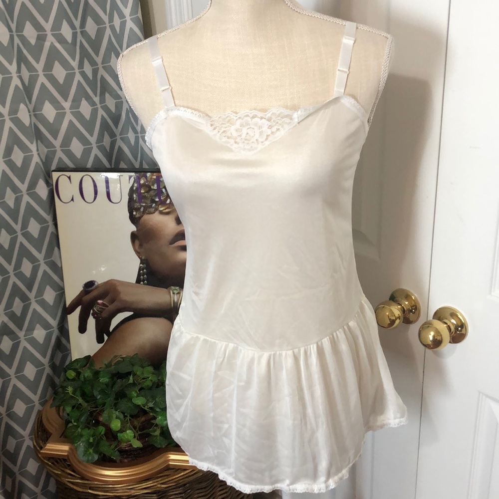 Vintage White Peplum Slip / Lace Details / Size 12